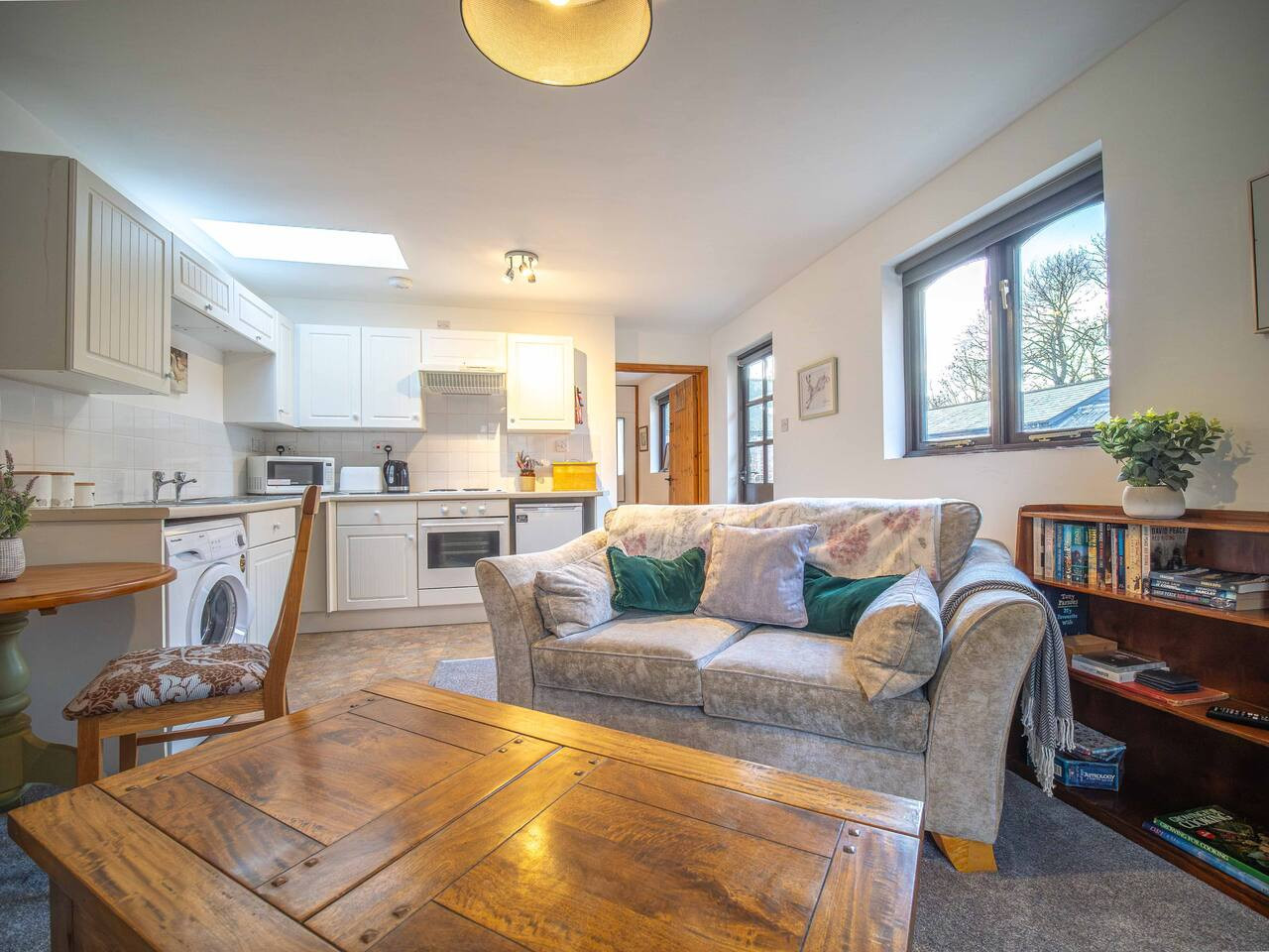 Rural Canterbury |Goose Shed | Courthope Farm Cottage | Cosy Electric Fire in The Goose Shed, Courthope Farm, Mill Lane The Goose Shed - Property image 6 - VivreStays