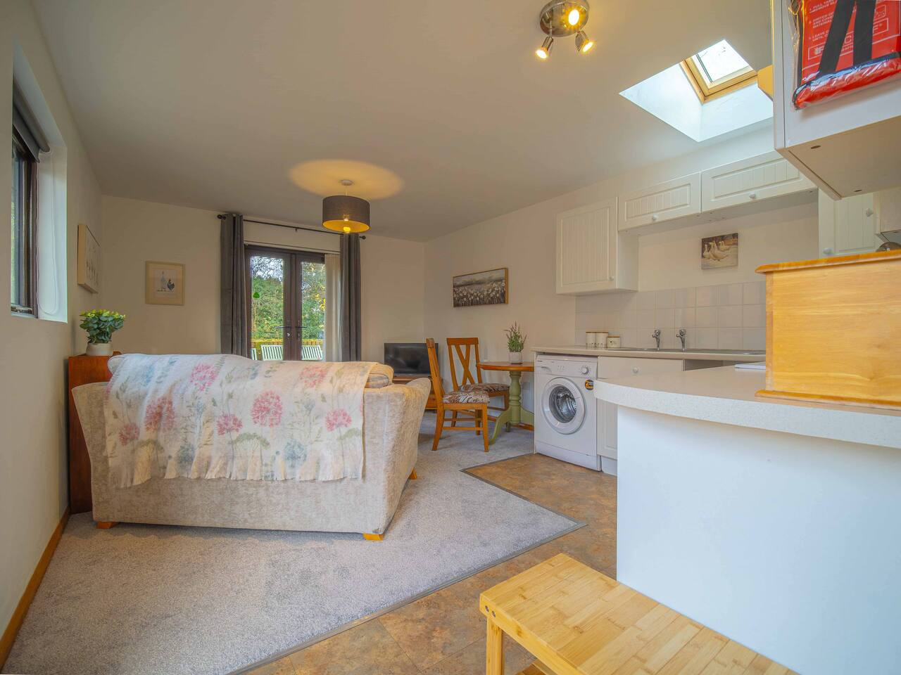 Rural Canterbury |Goose Shed | Courthope Farm Cottage | Cosy Electric Fire in The Goose Shed, Courthope Farm, Mill Lane The Goose Shed - Property image 13 - VivreStays