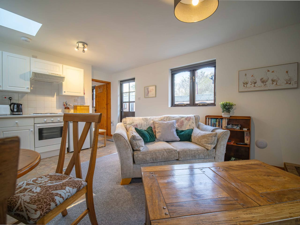 Rural Canterbury |Goose Shed | Courthope Farm Cottage | Cosy Electric Fire in The Goose Shed, Courthope Farm, Mill Lane The Goose Shed - Property image 10 - VivreStays