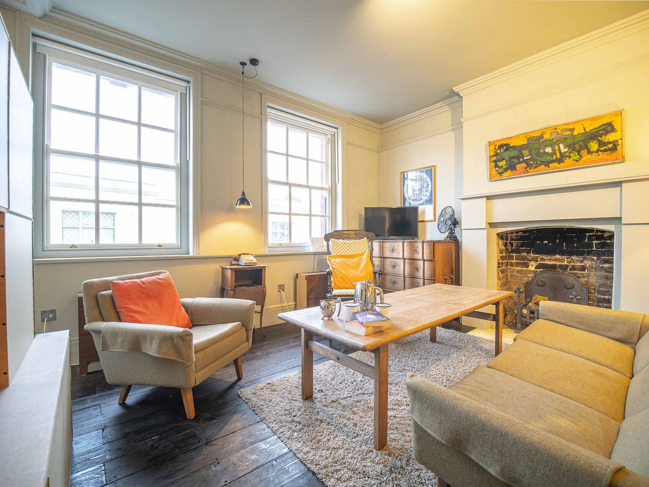Whitstable |Lilli's Danish Hideaway in Heart of Town | Stylish Interior Decor serviced apartment - Whitstable - VivreStays