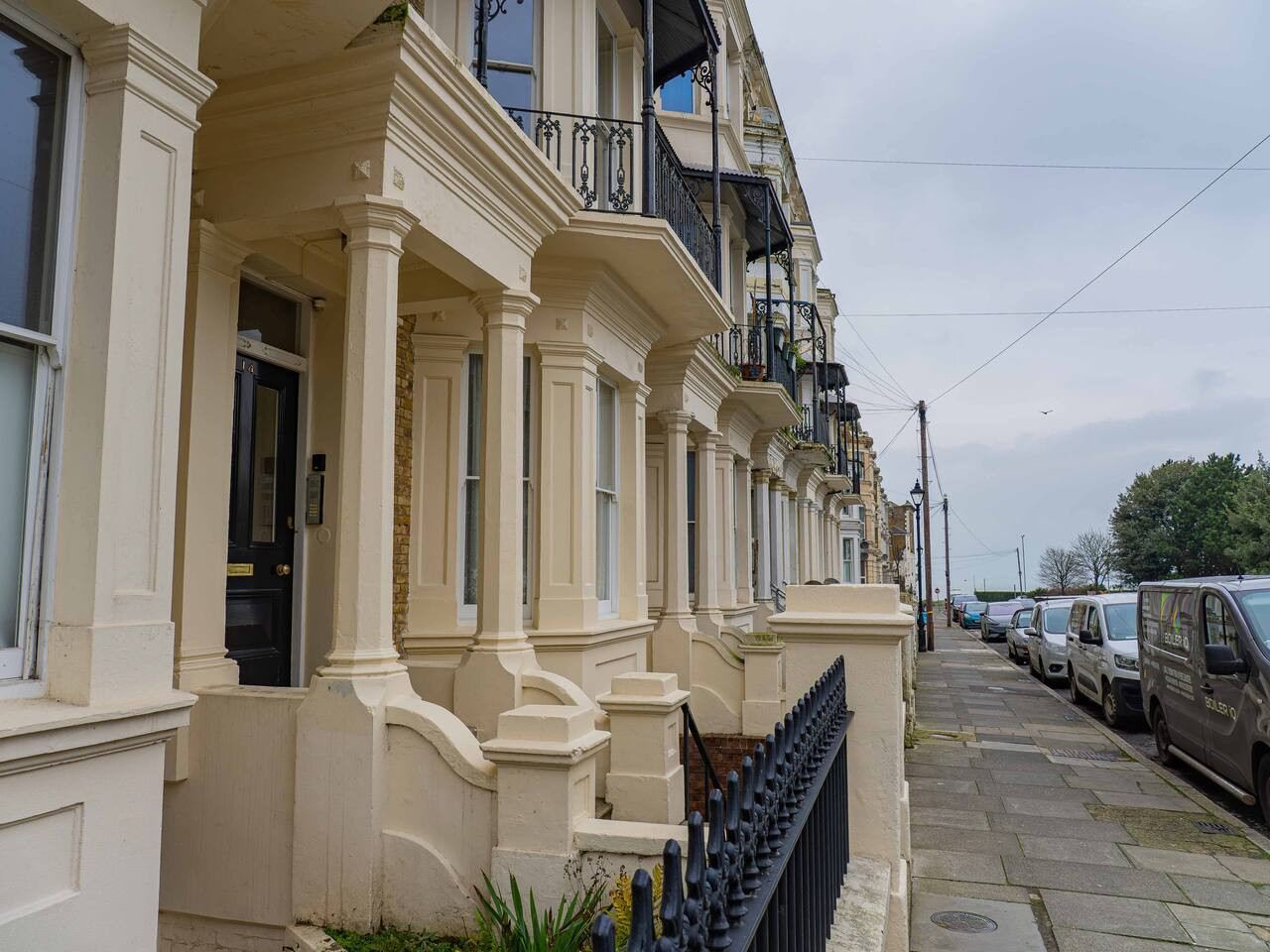 Boutique 2 bed, walk to beach, 15 mins to Old Town in 3, 14 Dalby Square - Property image 36 - VivreStays