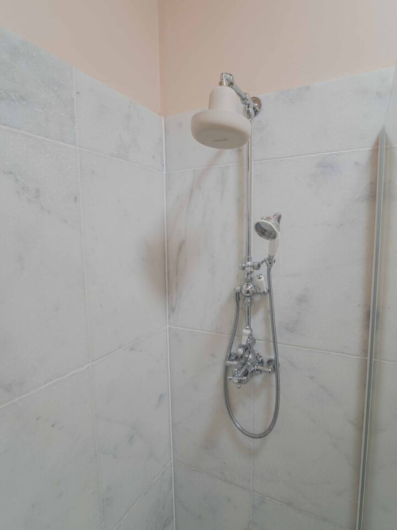 Boutique 2 bed, walk to beach, 15 mins to Old Town in 3, 14 Dalby Square - Property image 14 - VivreStays