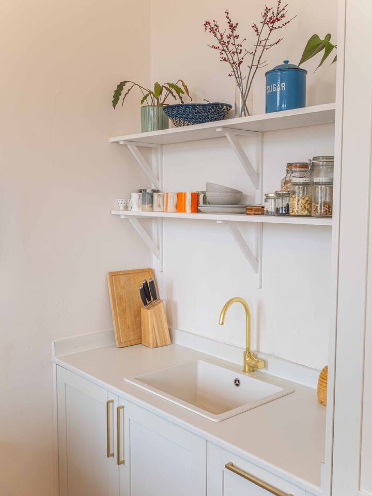 Boutique 2 bed, walk to beach, 15 mins to Old Town in 3, 14 Dalby Square - Property image 22 - VivreStays