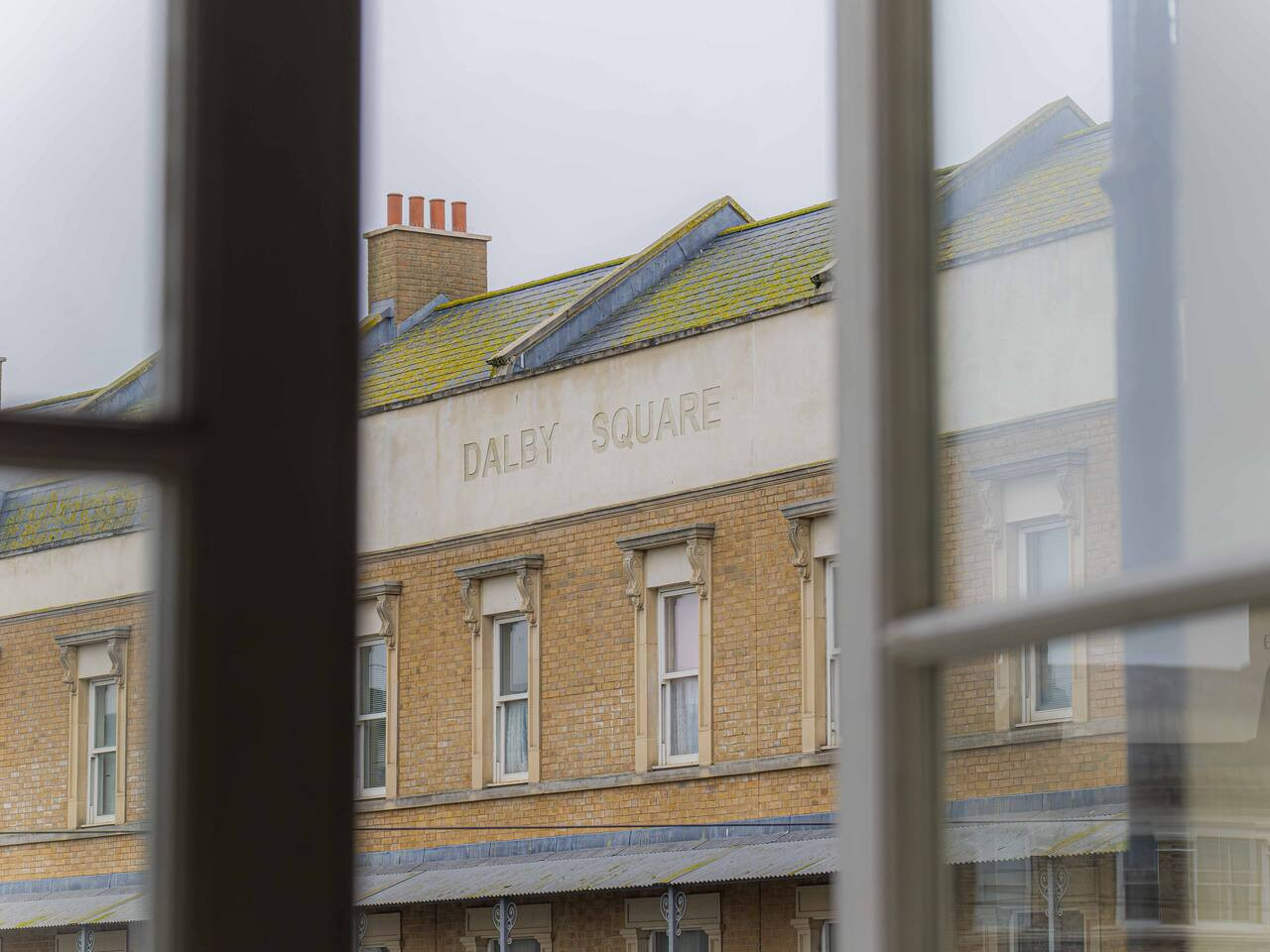 Boutique 2 bed, walk to beach, 15 mins to Old Town in 3, 14 Dalby Square - Property image 31 - VivreStays