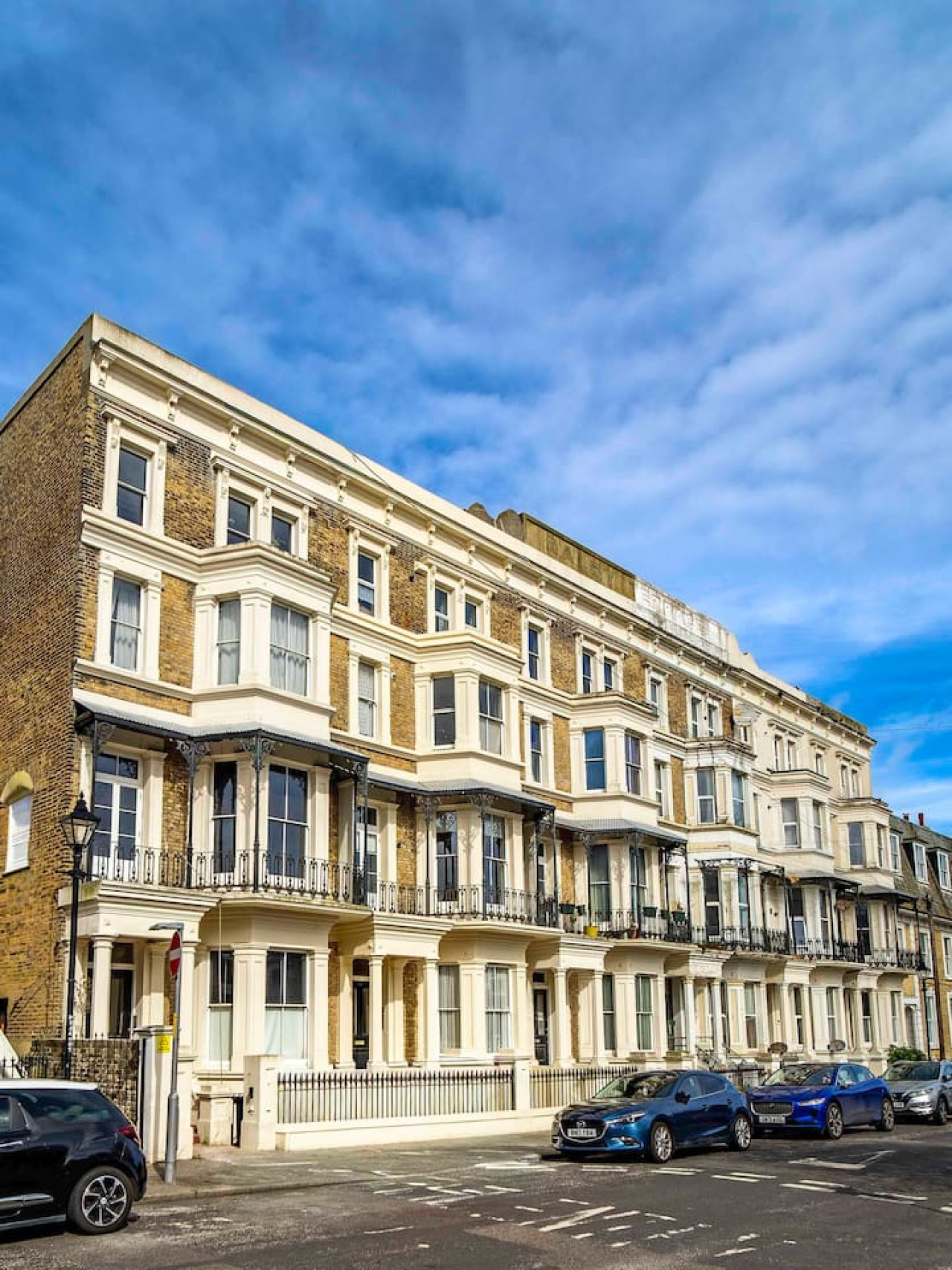 Boutique 2 bed, walk to beach, 15 mins to Old Town in 3, 14 Dalby Square - Property image 46 - VivreStays