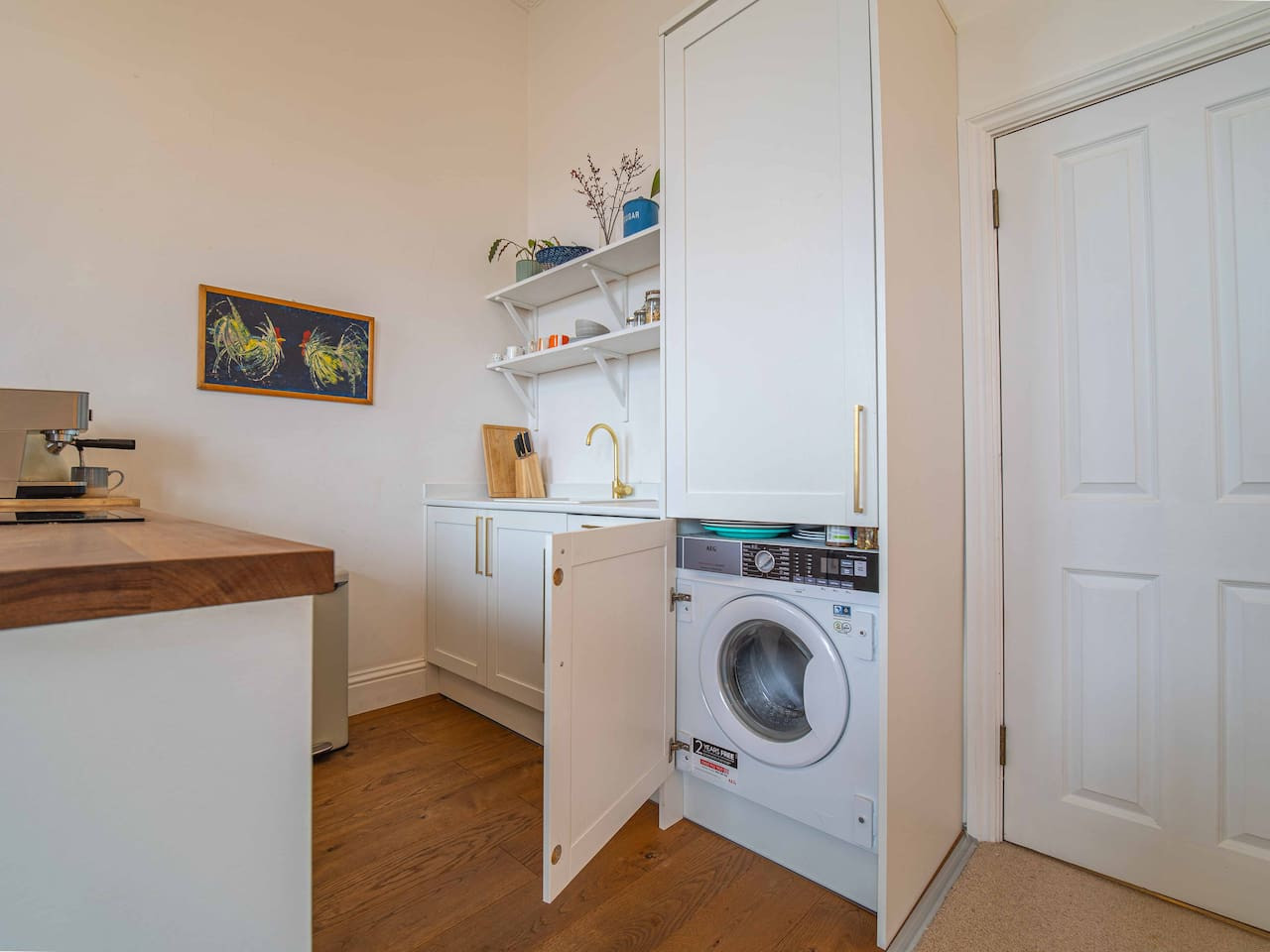 Boutique 2 bed, walk to beach, 15 mins to Old Town in 3, 14 Dalby Square - Property image 23 - VivreStays