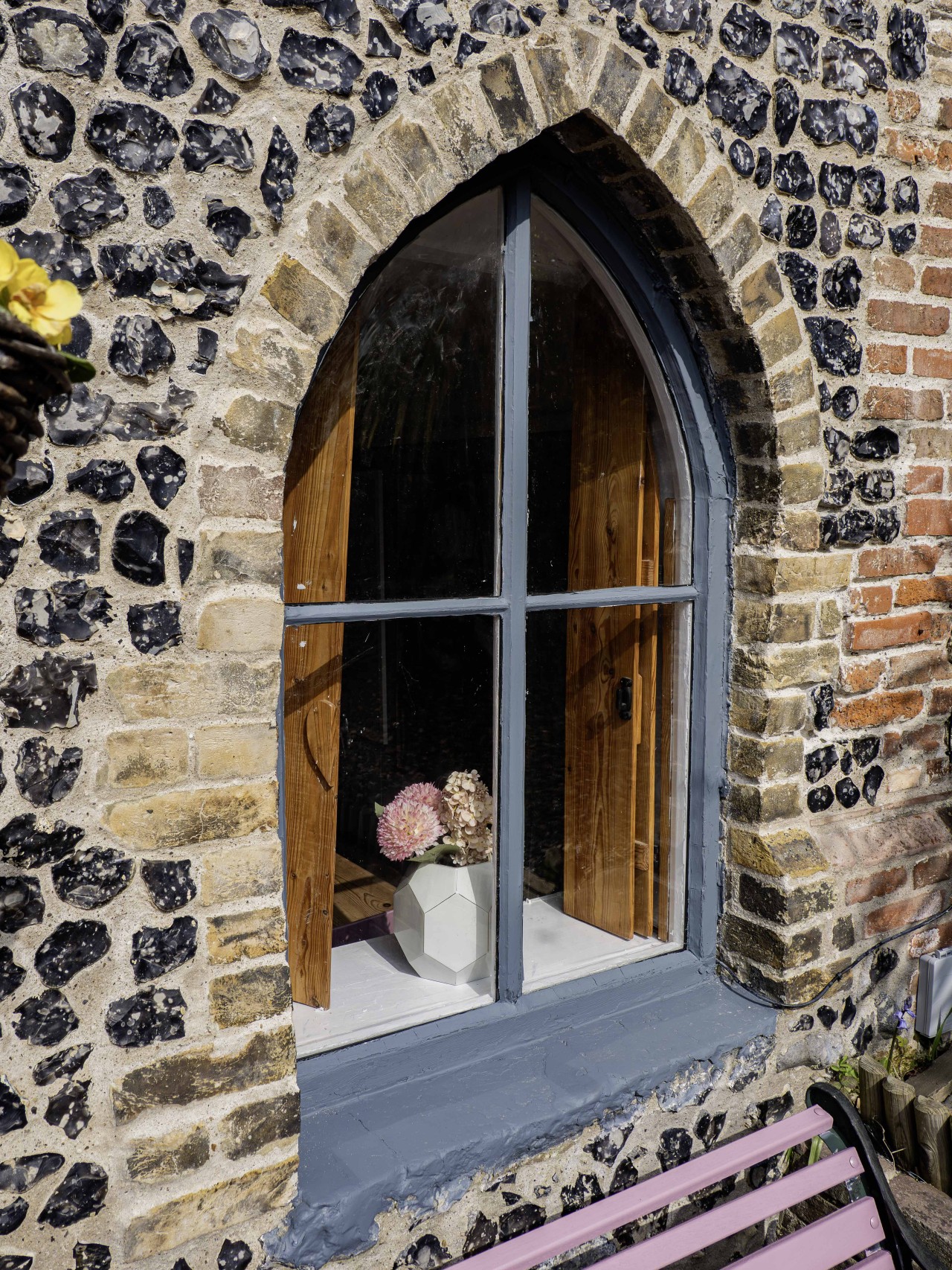 Broadstairs | Betsy Cottage | 17th-Century Flint Cottage by Viking Bay in 14 Nelson Place - Property image 5 - VivreStays
