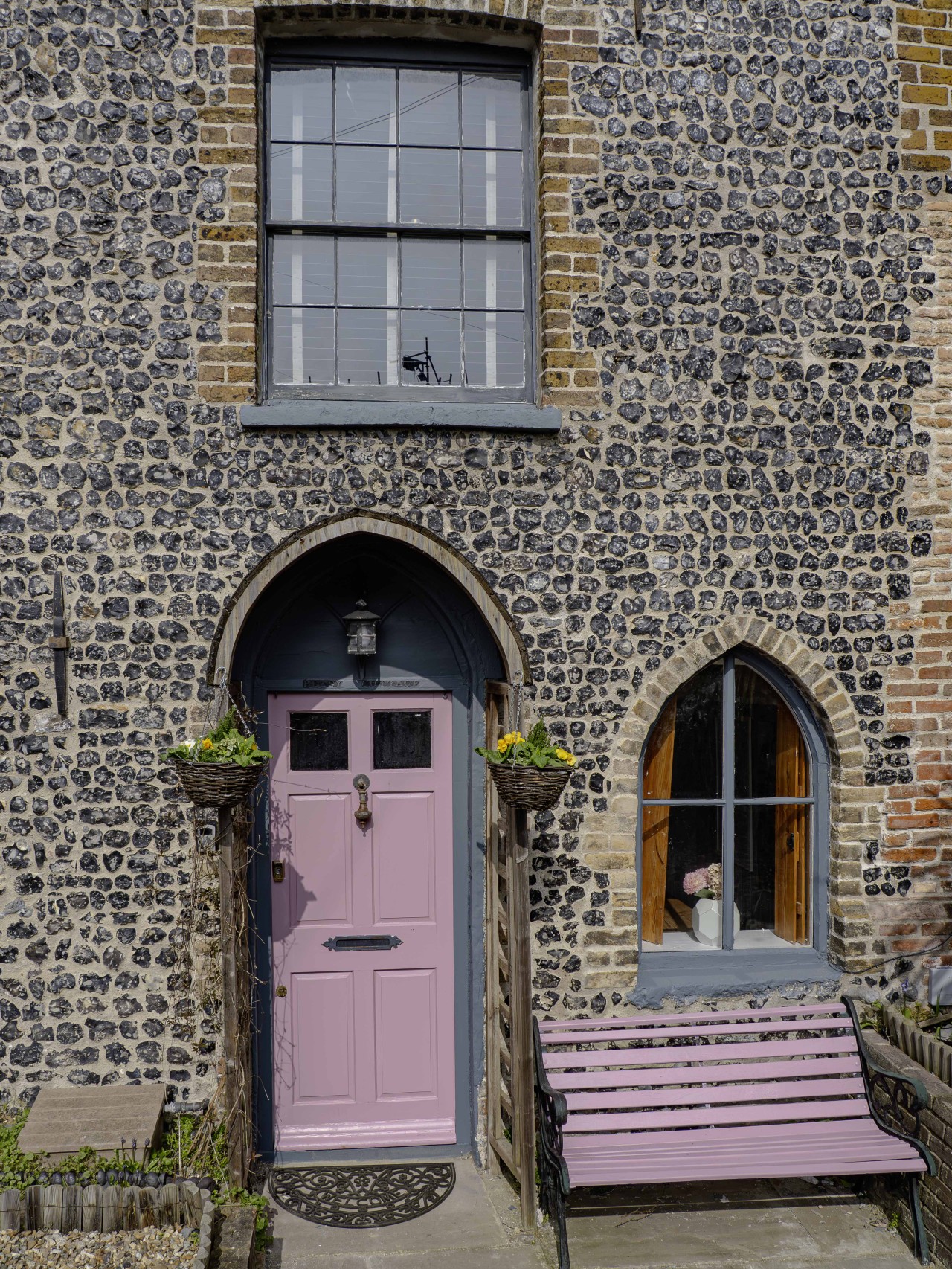 Broadstairs | Betsy Cottage | 17th-Century Flint Cottage by Viking Bay serviced apartment - UK - VivreStays
