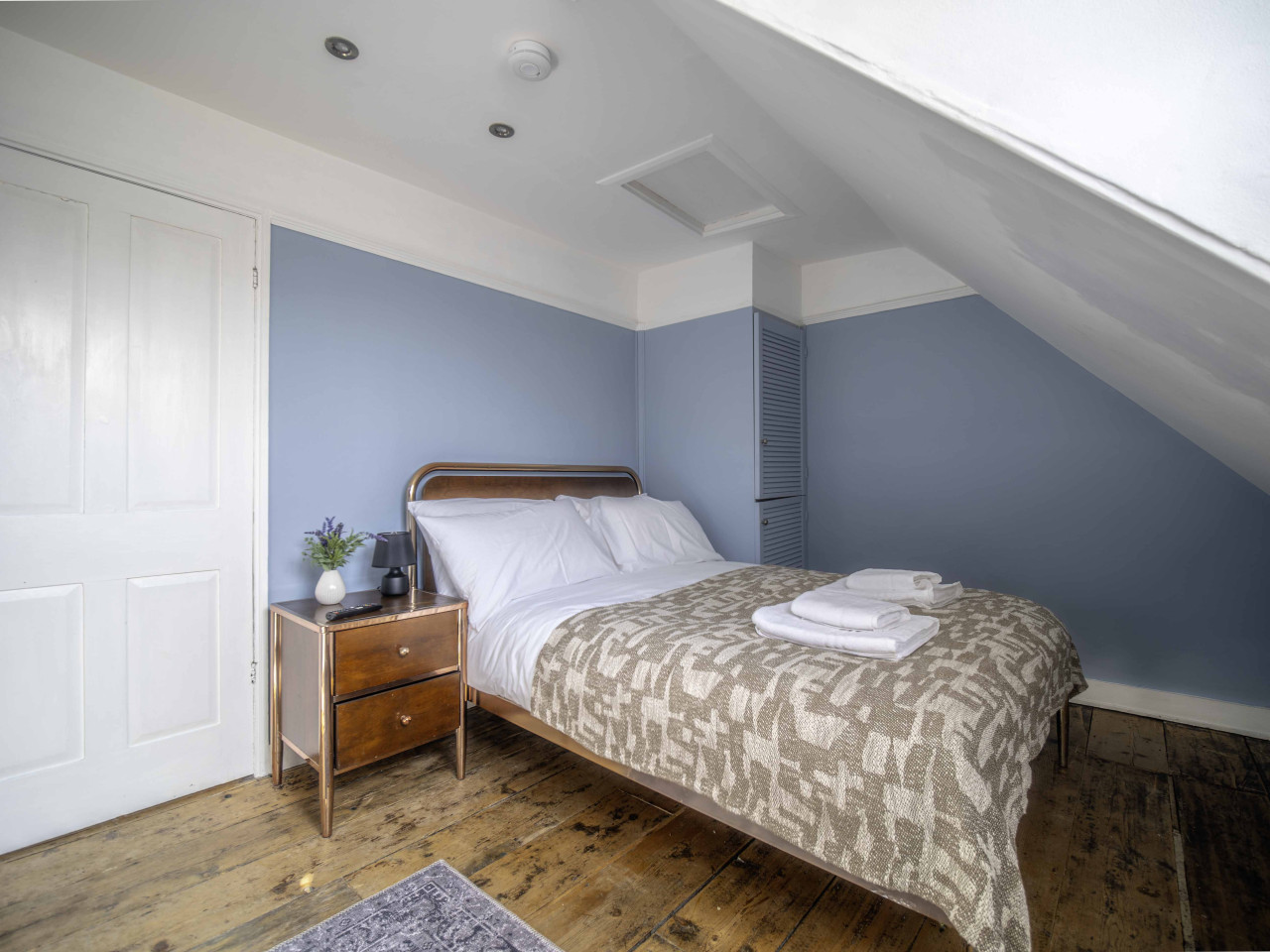 Broadstairs | Betsy Cottage | 17th-Century Flint Cottage by Viking Bay in 14 Nelson Place - Property image 9 - VivreStays