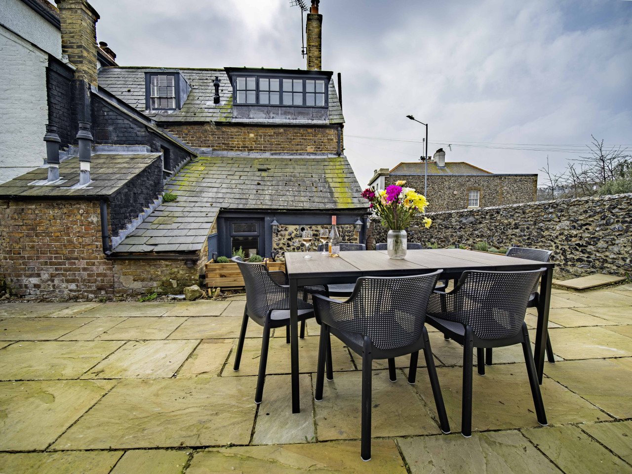 Broadstairs | Betsy Cottage | 17th-Century Flint Cottage by Viking Bay in 14 Nelson Place - Property image 63 - VivreStays