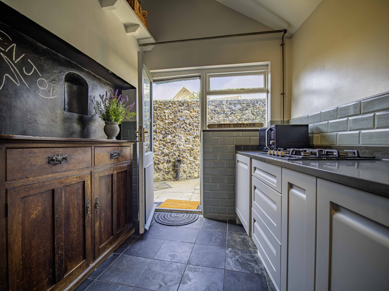 Broadstairs | Betsy Cottage | 17th-Century Flint Cottage by Viking Bay in 14 Nelson Place - Property image 55 - VivreStays