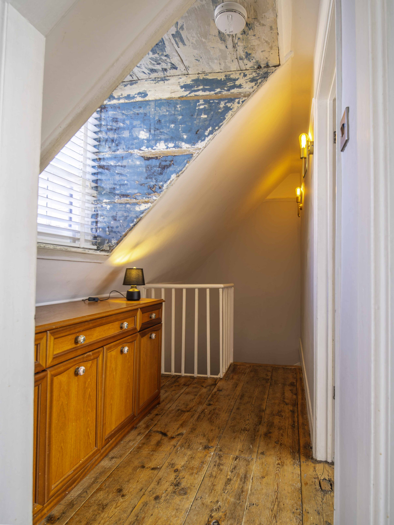Broadstairs | Betsy Cottage | 17th-Century Flint Cottage by Viking Bay in 14 Nelson Place - Property image 34 - VivreStays