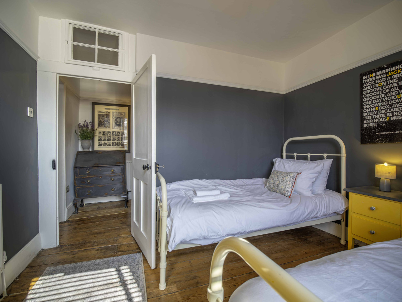 Broadstairs | Betsy Cottage | 17th-Century Flint Cottage by Viking Bay in 14 Nelson Place - Property image 33 - VivreStays