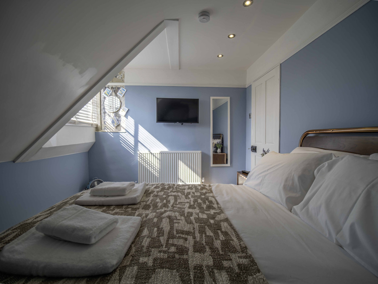 Broadstairs | Betsy Cottage | 17th-Century Flint Cottage by Viking Bay in 14 Nelson Place - Property image 8 - VivreStays