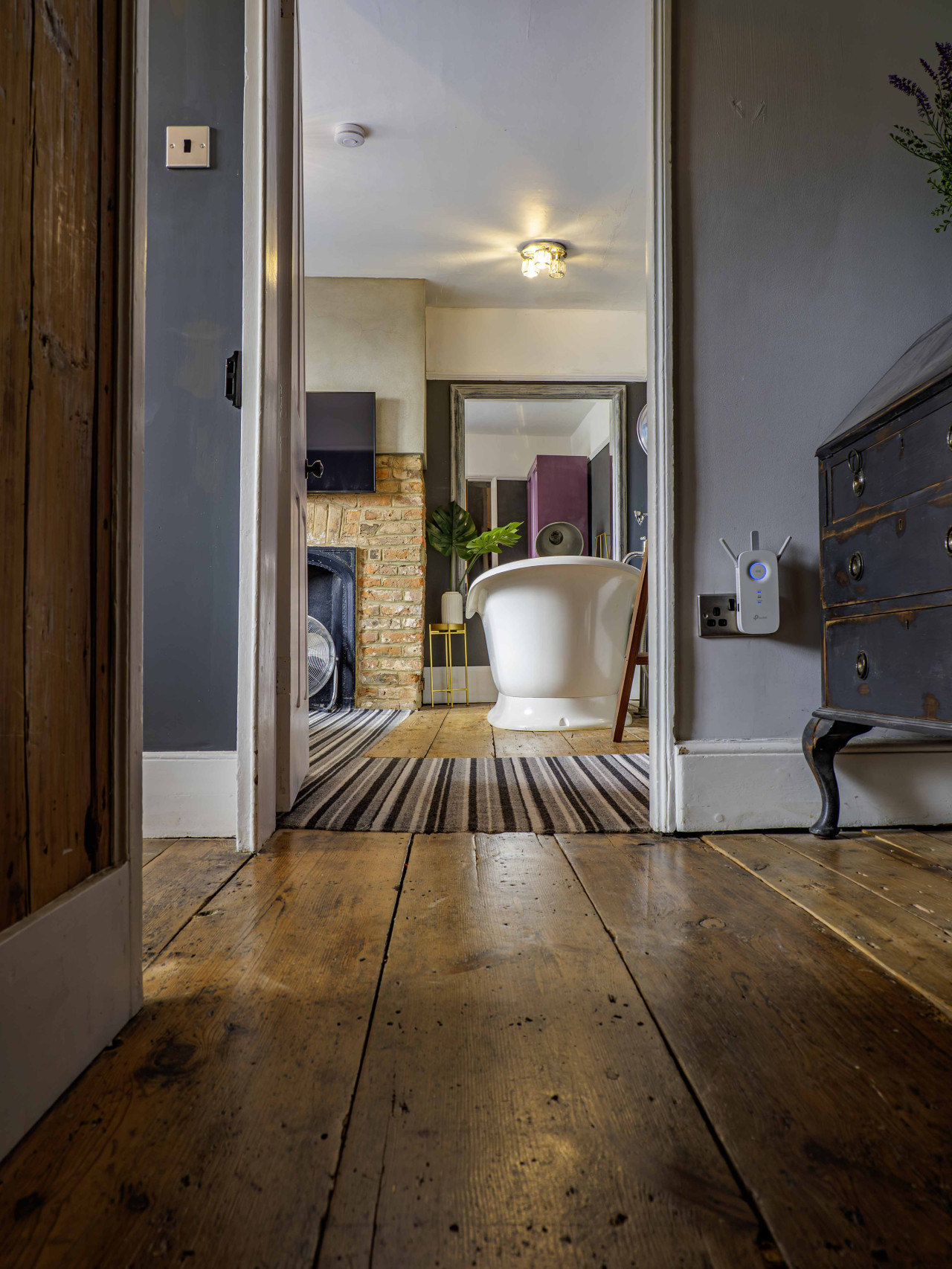Broadstairs | Betsy Cottage | 17th-Century Flint Cottage by Viking Bay in 14 Nelson Place - Property image 51 - VivreStays