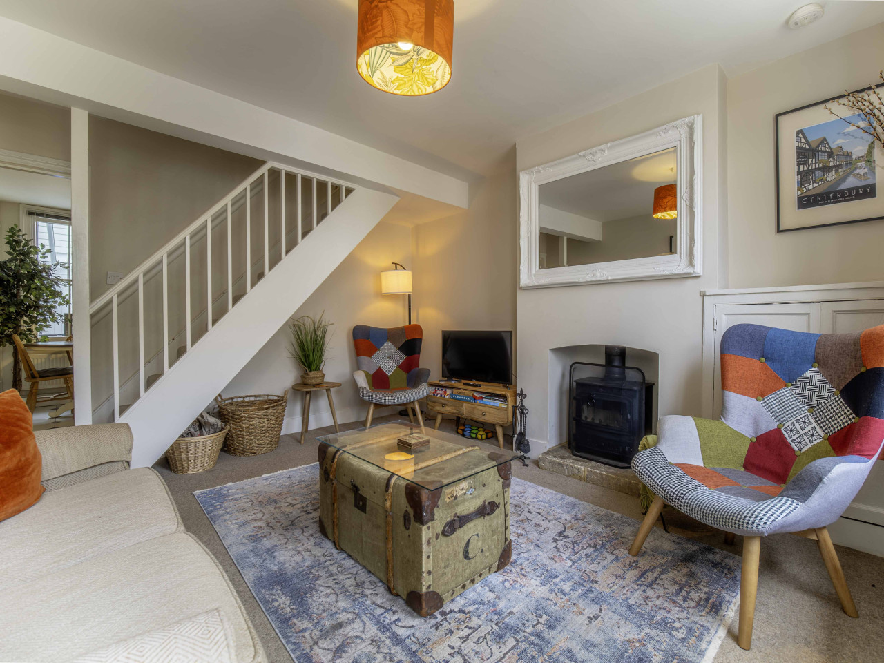Canterbury | Riverside Cottage |Parking in 1 GreyFriars Cottages, Stour Street - Property image 8 - VivreStays
