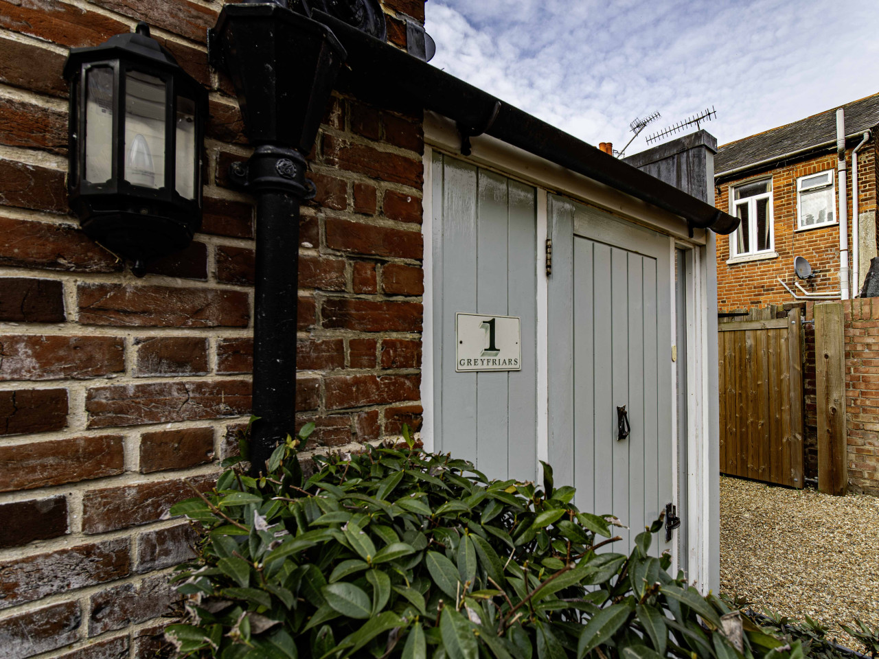 Canterbury | Riverside Cottage |Parking in 1 GreyFriars Cottages, Stour Street - Property image 30 - VivreStays