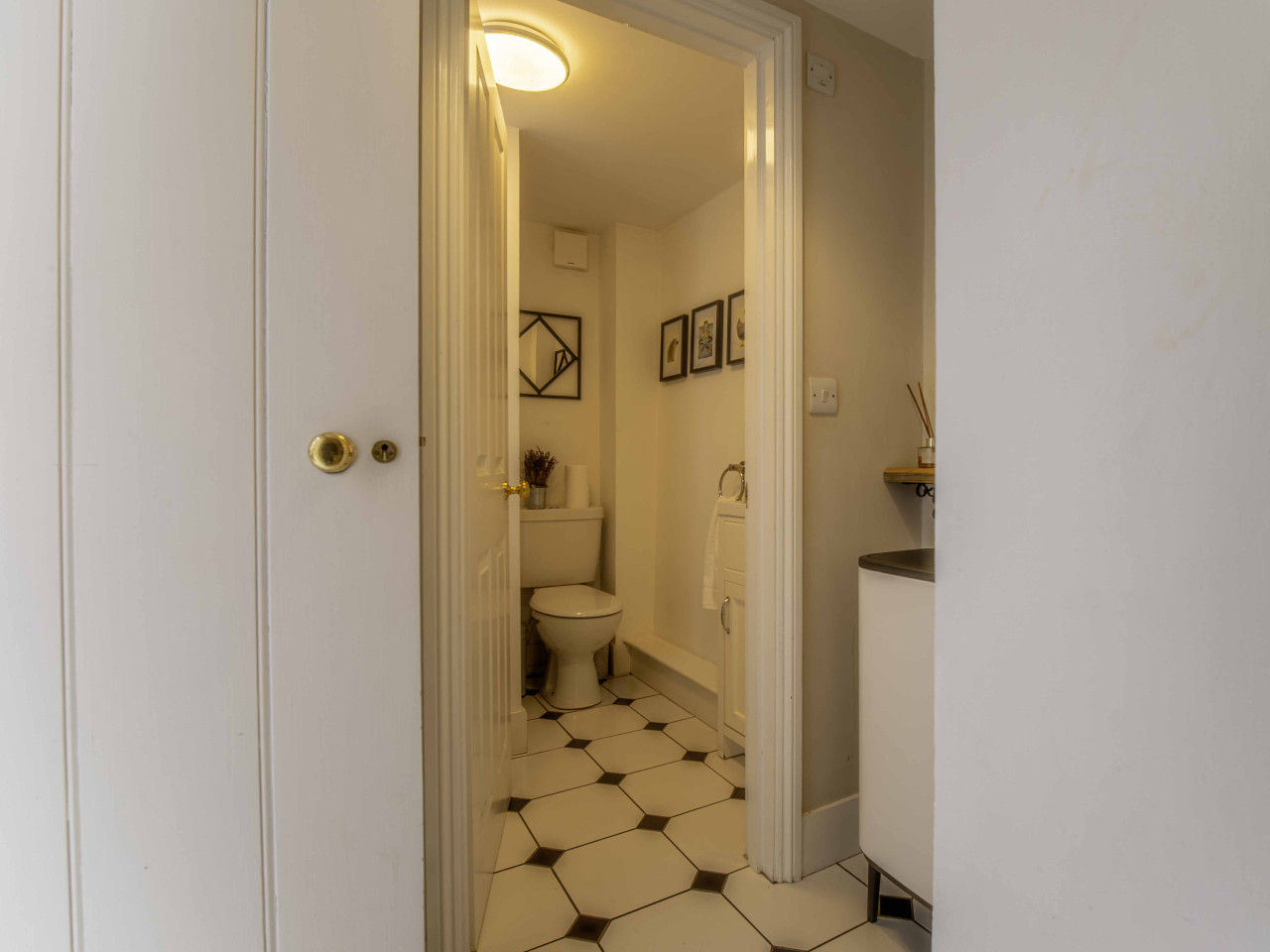 Canterbury | Riverside Cottage |Parking in 1 GreyFriars Cottages, Stour Street - Property image 25 - VivreStays