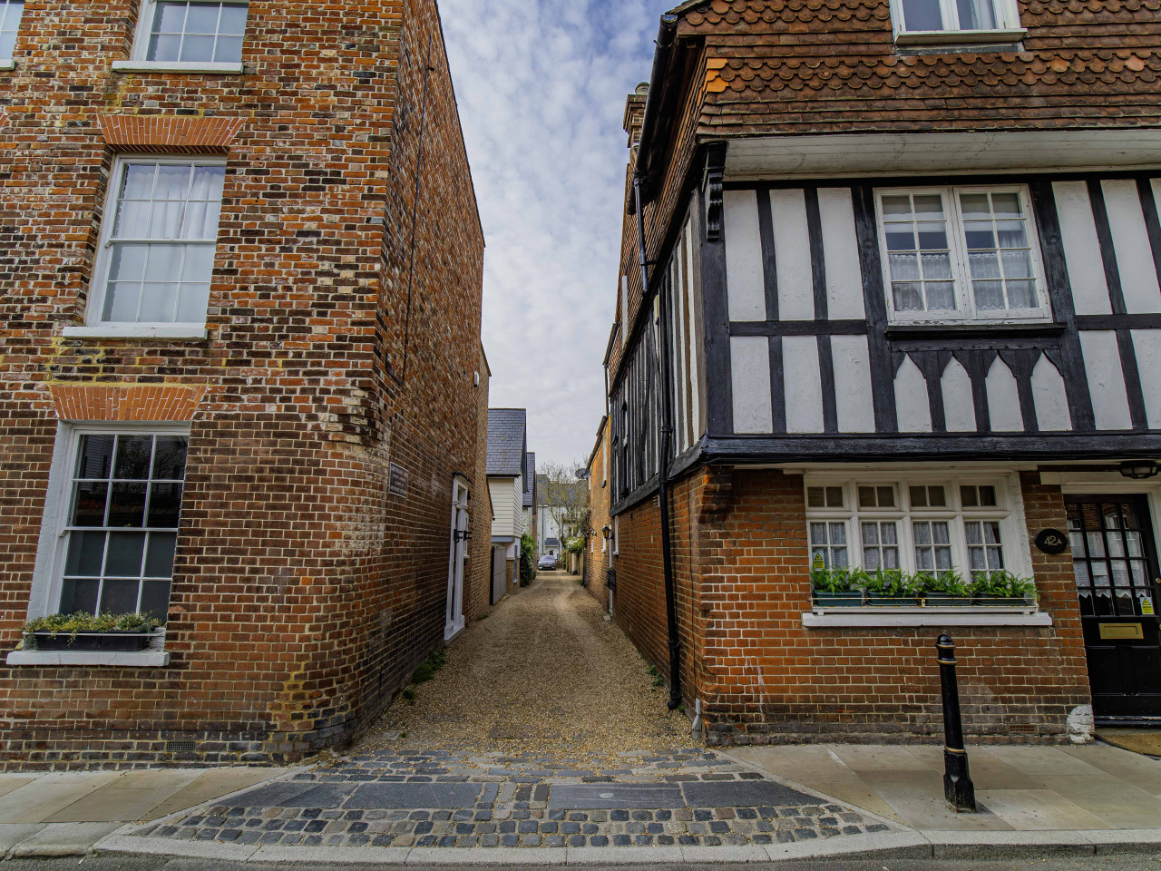 Canterbury | Riverside Cottage |Parking in 1 GreyFriars Cottages, Stour Street - Property image 35 - VivreStays