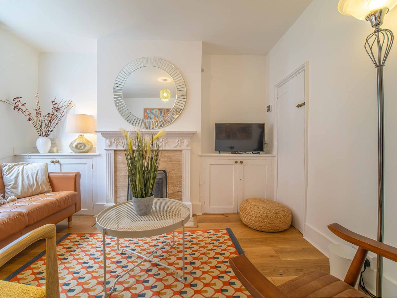 City Centre Cottage | Canterbury | Garden & Views in 41 King Street - Property image 4 - VivreStays