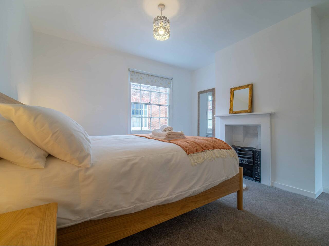 City Centre Cottage | Canterbury | Garden & Views in 41 King Street - Property image 6 - VivreStays