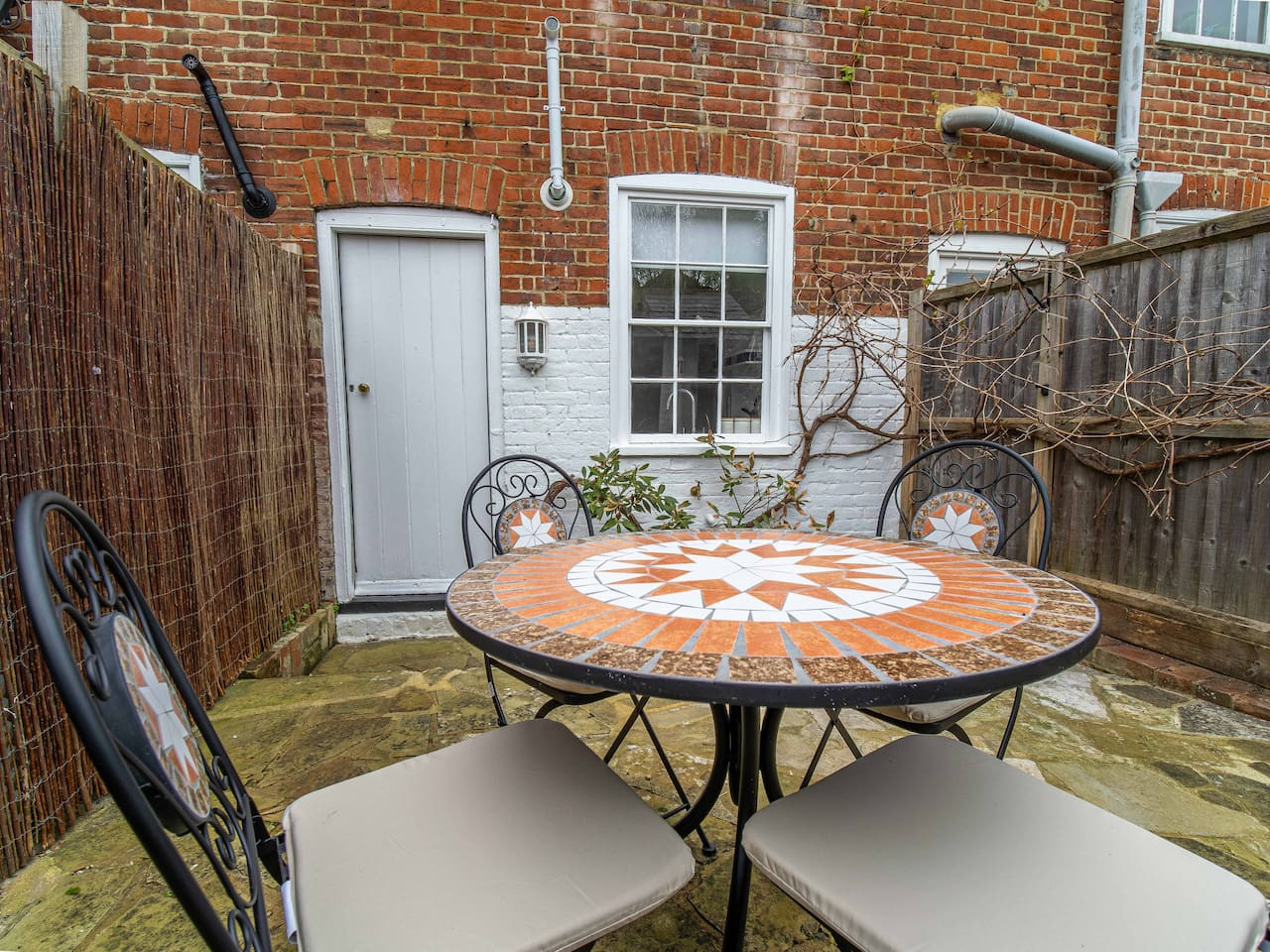 City Centre Cottage | Canterbury | Garden & Views in 41 King Street - Property image 20 - VivreStays