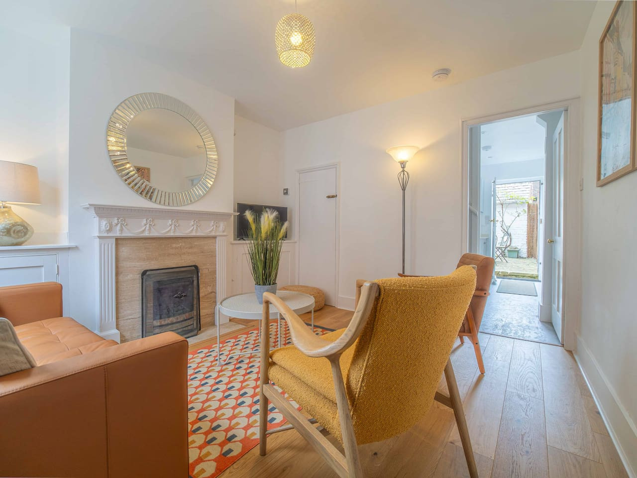 City Centre Cottage | Canterbury | Garden & Views in 41 King Street - Property image 25 - VivreStays