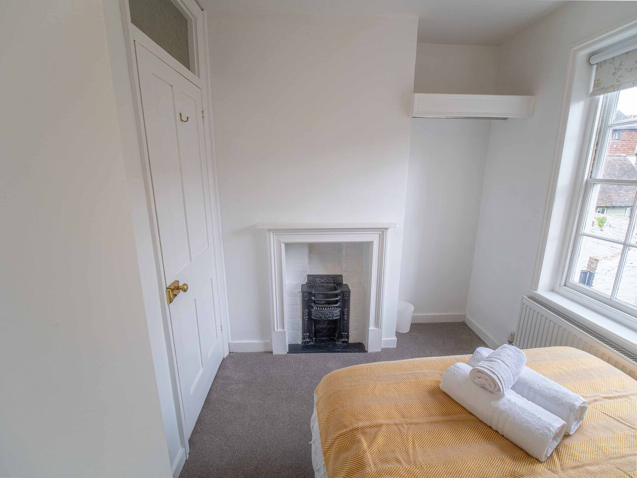 City Centre Cottage | Canterbury | Garden & Views in 41 King Street - Property image 8 - VivreStays