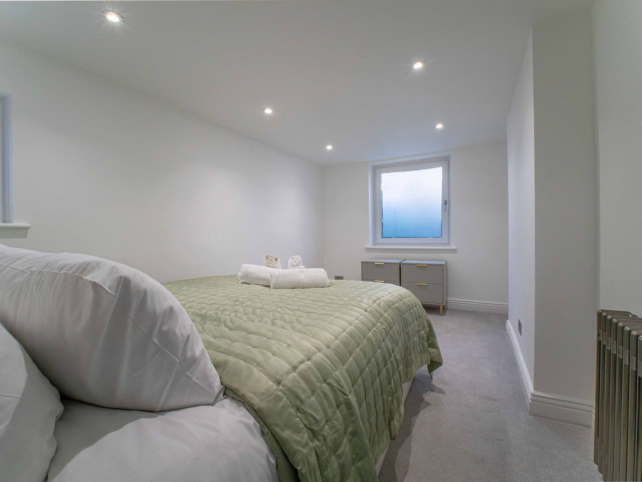 Luxury Seafront Villa for 12 with Ocean Views in 3 Gloster Terrace - Property image 29 - VivreStays