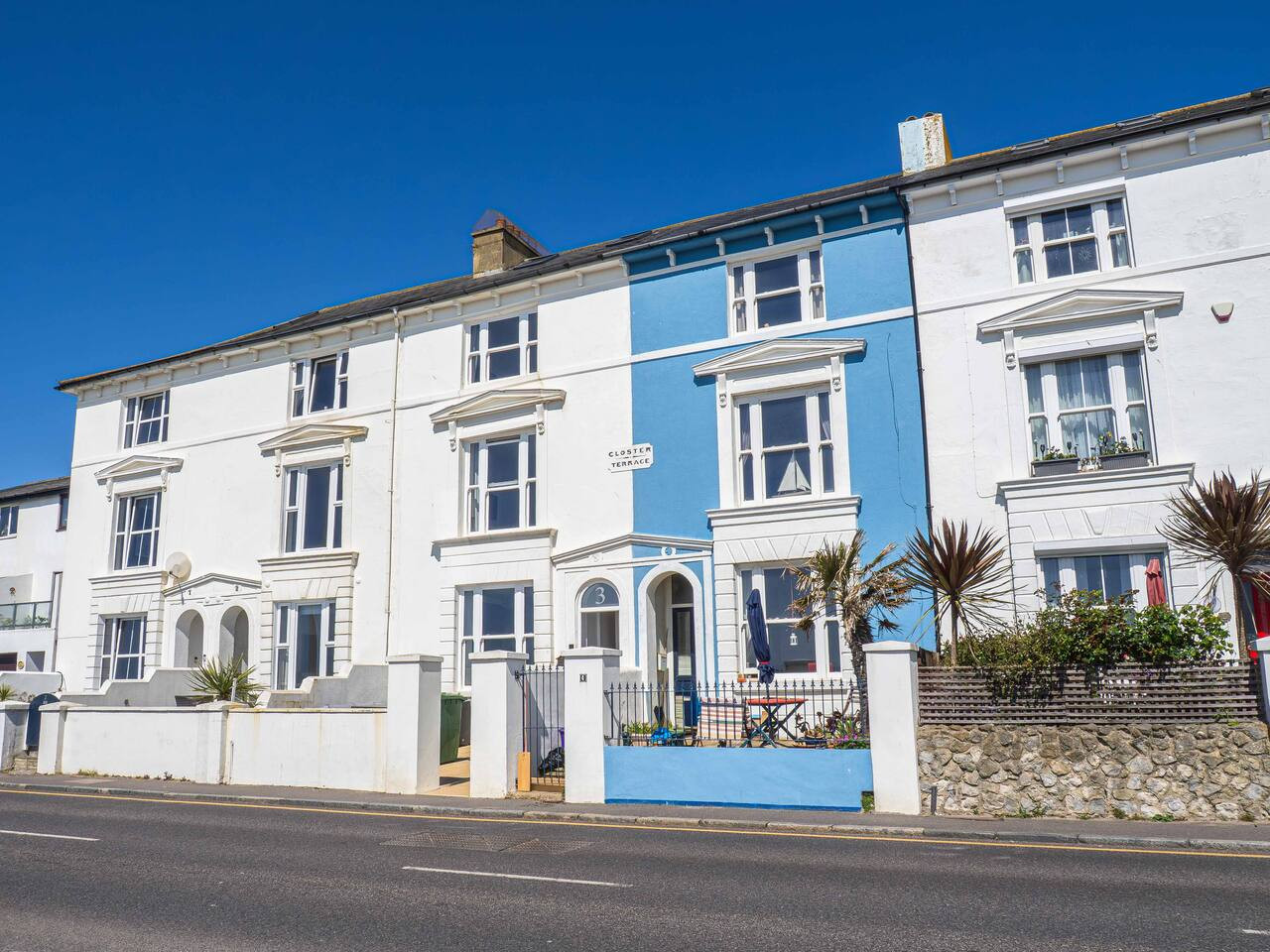 Luxury Seafront Villa for 12 with Ocean Views in 3 Gloster Terrace - Property image 40 - VivreStays