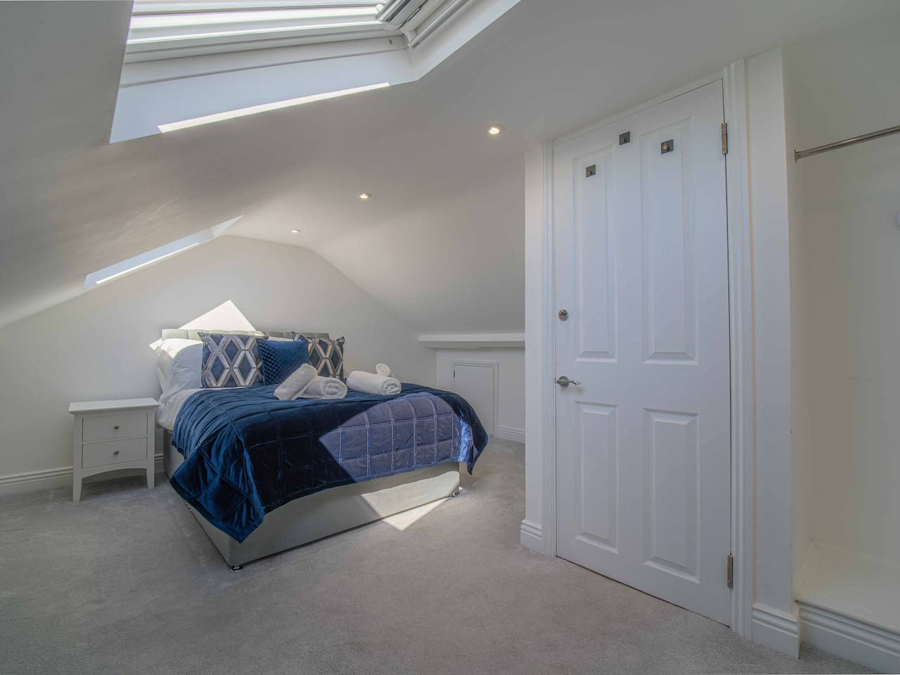 Luxury Seafront Villa for 12 with Ocean Views in 3 Gloster Terrace - Property image 9 - VivreStays