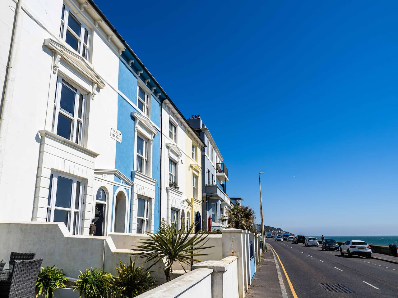 Luxury Seafront Villa for 12 with Ocean Views in 3 Gloster Terrace - Property image 39 - VivreStays