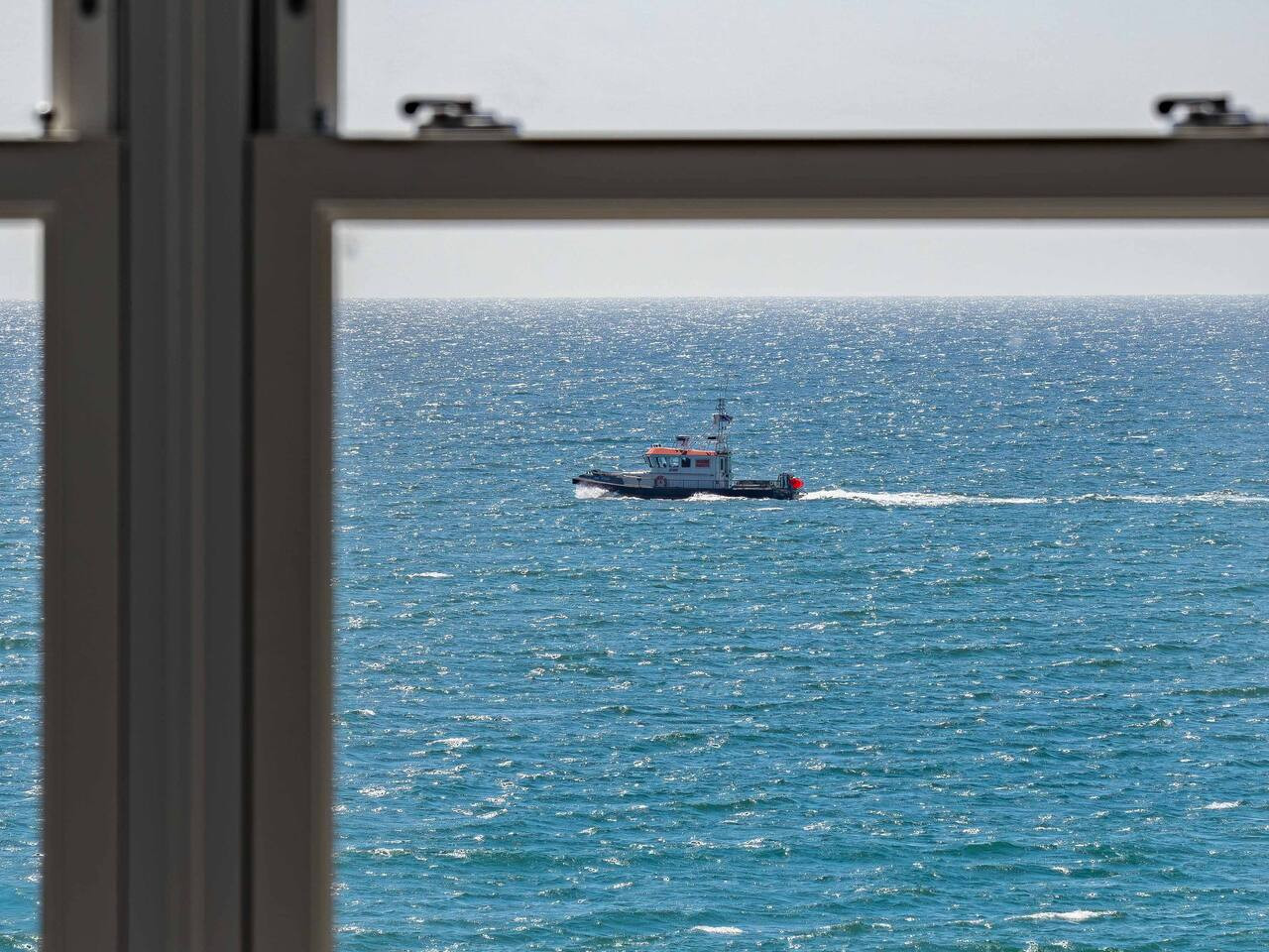Luxury Seafront Villa for 12 with Ocean Views in 3 Gloster Terrace - Property image 44 - VivreStays