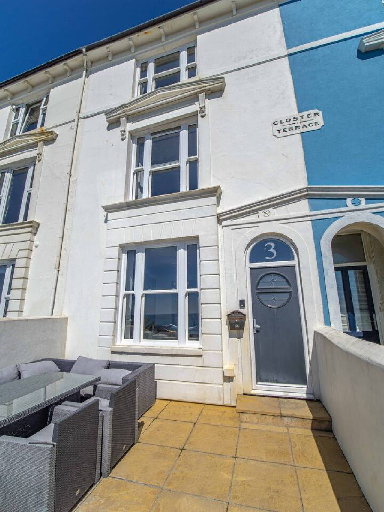 Luxury Seafront Villa for 12 with Ocean Views in 3 Gloster Terrace - Property image 51 - VivreStays