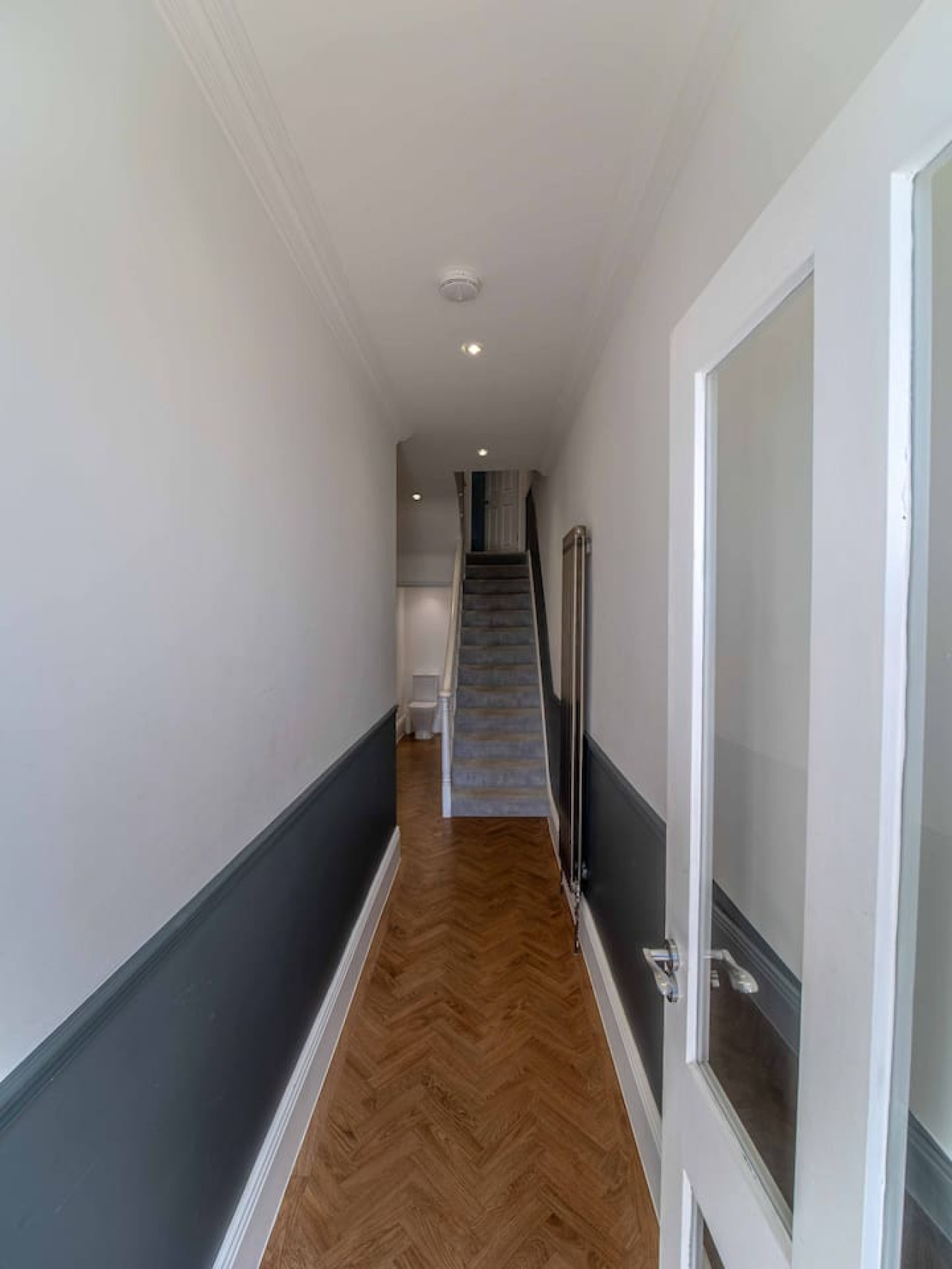 Luxury Seafront Villa for 12 with Ocean Views in 3 Gloster Terrace - Property image 36 - VivreStays