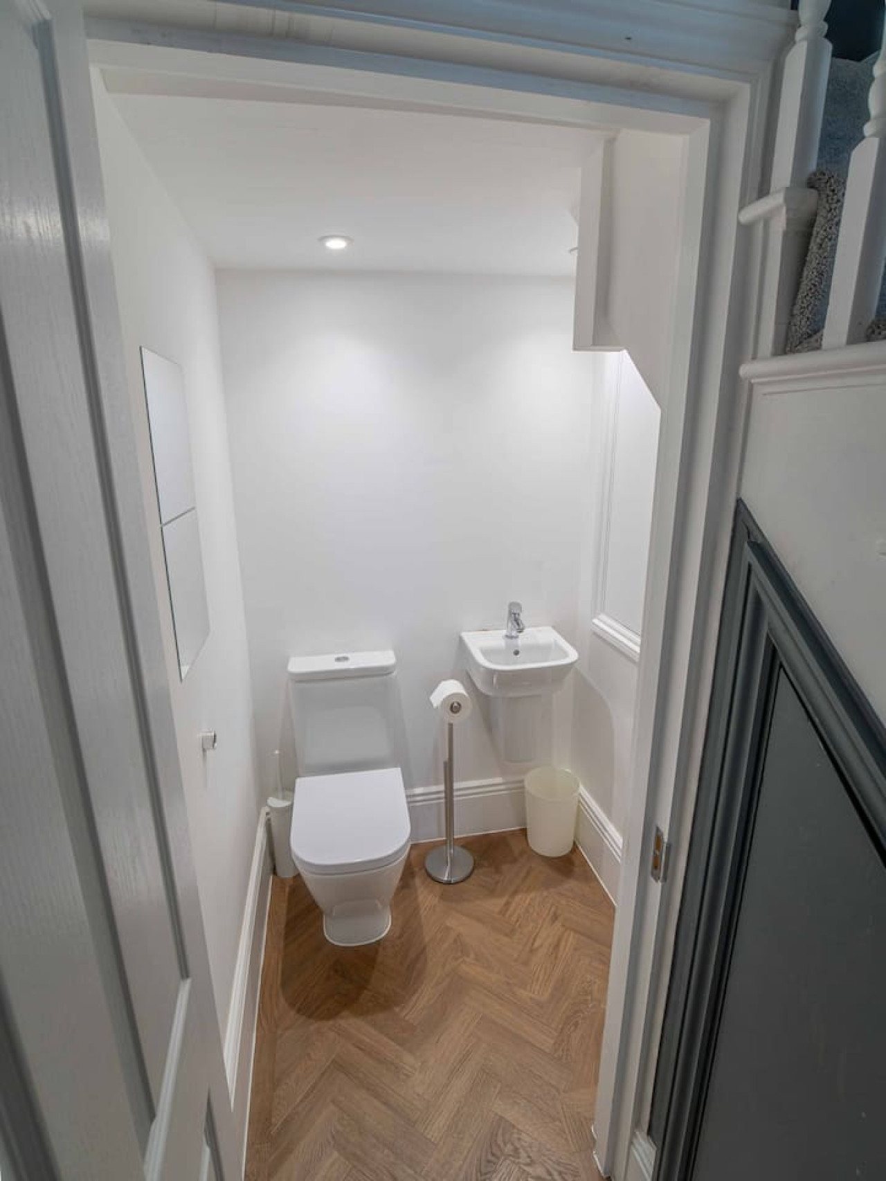 Luxury Seafront Villa for 12 with Ocean Views in 3 Gloster Terrace - Property image 33 - VivreStays