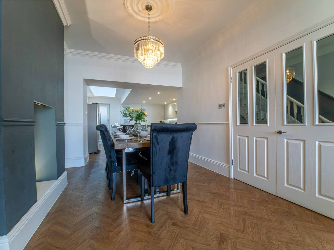 Luxury Seafront Villa for 12 with Ocean Views in 3 Gloster Terrace - Property image 20 - VivreStays