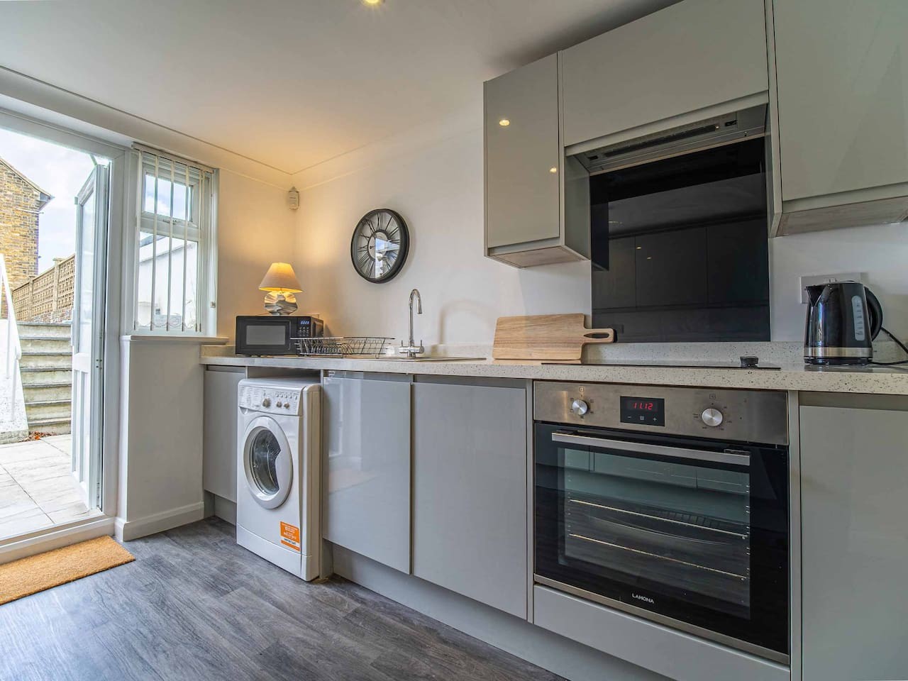 Tide & Seek — Garden Flat by the Sea in 18 Canada Road - Property image 4 - VivreStays