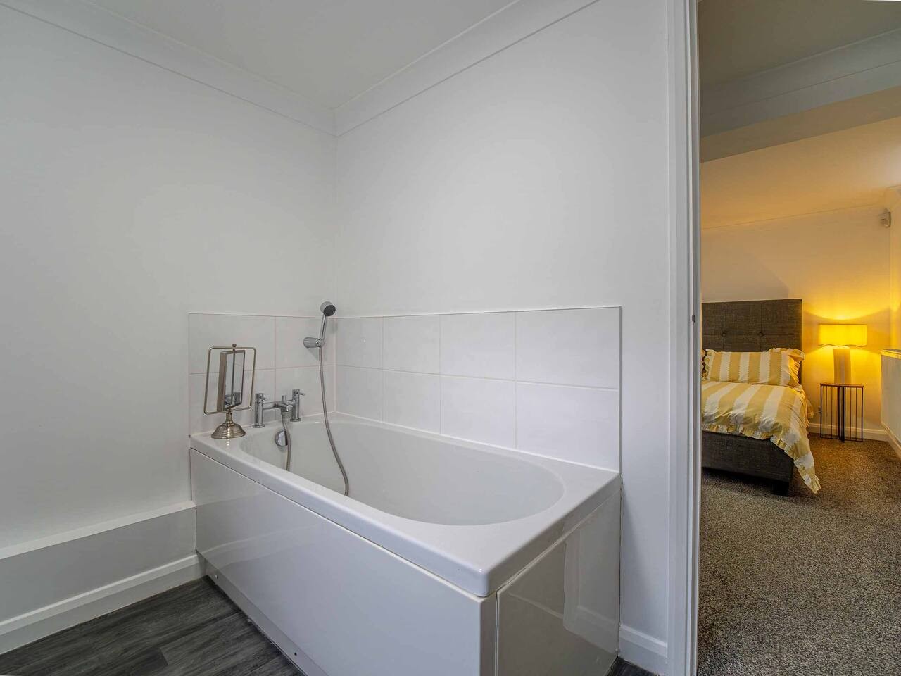 Tide & Seek — Garden Flat by the Sea in 18 Canada Road - Property image 35 - VivreStays