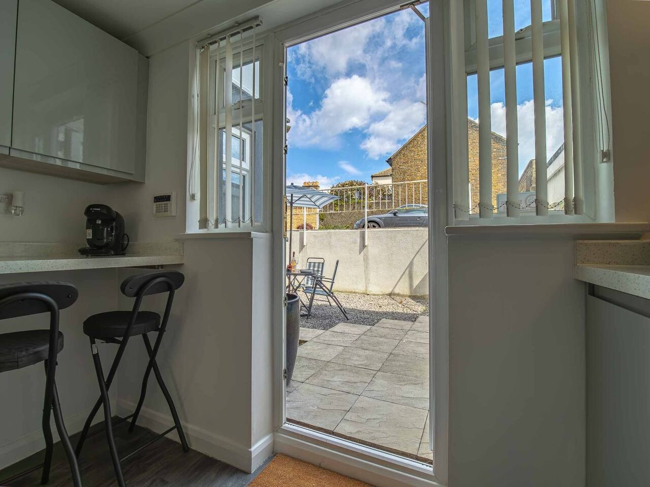 Tide & Seek — Garden Flat by the Sea in 18 Canada Road - Property image 23 - VivreStays
