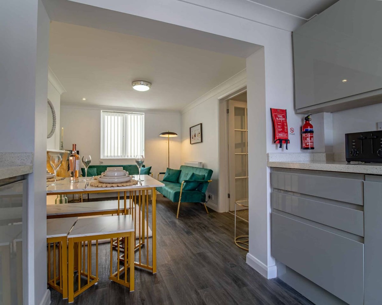Tide & Seek — Garden Flat by the Sea in 18 Canada Road - Property image 21 - VivreStays