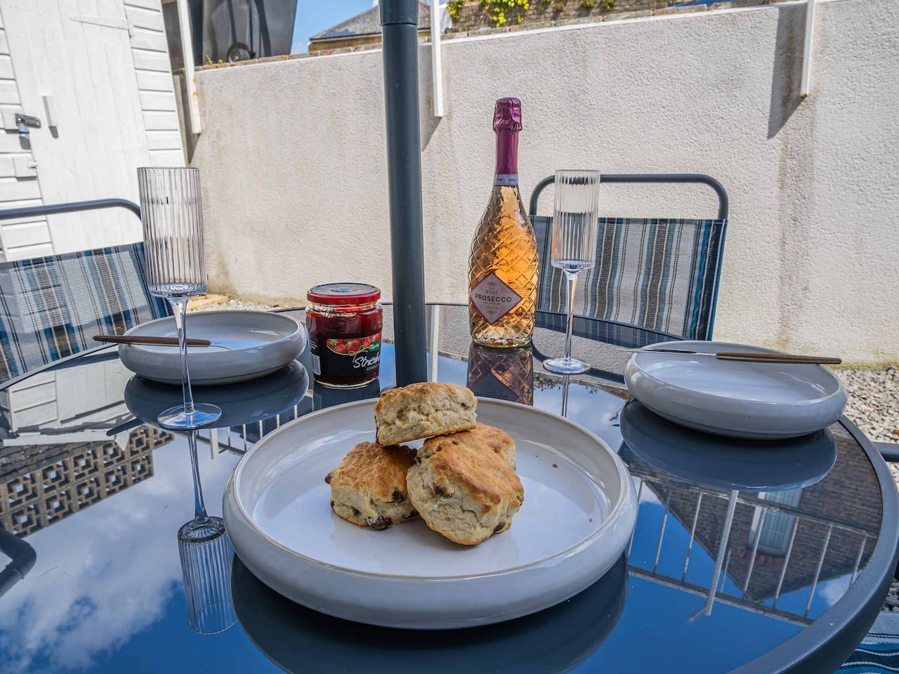Tide & Seek — Garden Flat by the Sea in 18 Canada Road - Property image 7 - VivreStays