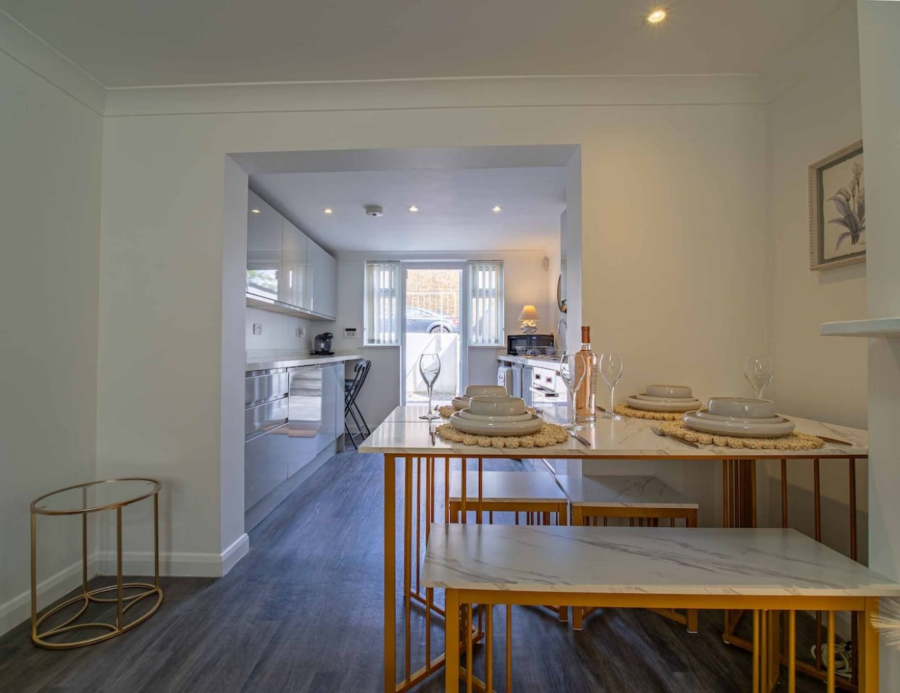 Tide & Seek — Garden Flat by the Sea in 18 Canada Road - Property image 25 - VivreStays