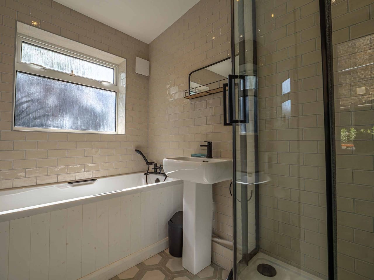 Seagrass Cottage in 14 Swanfield Road - Property image 20 - VivreStays