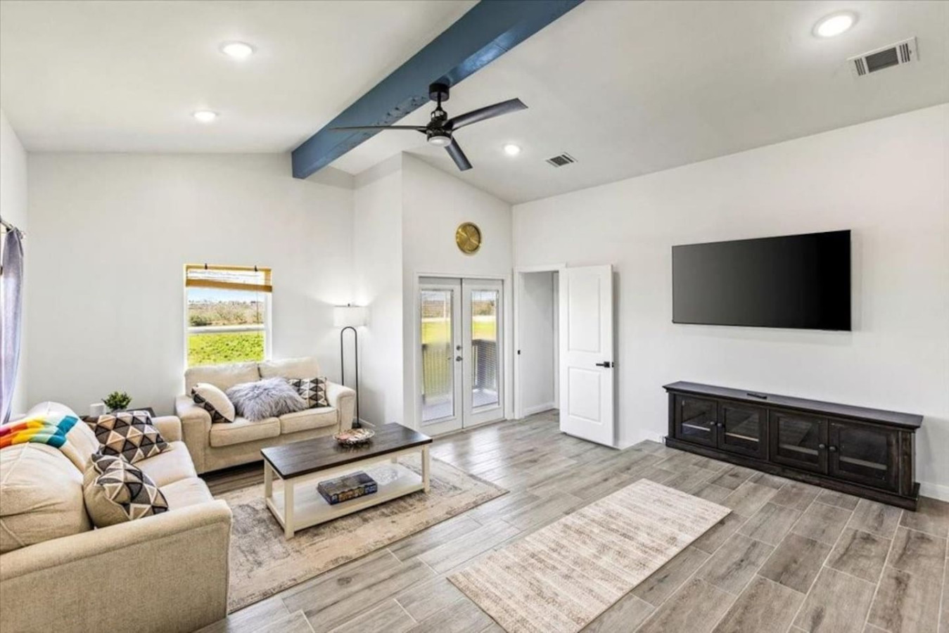 Unit A Of Crystal Beach's Premier Triplex 2bd/1bth - Bolivar Peninsula, TX