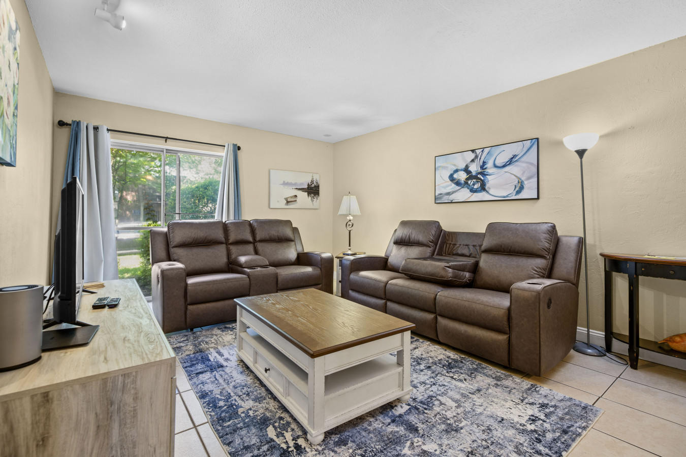 2br / 1b Walk To Shands Hospital And Uf Campus- Pool! - Gainesville