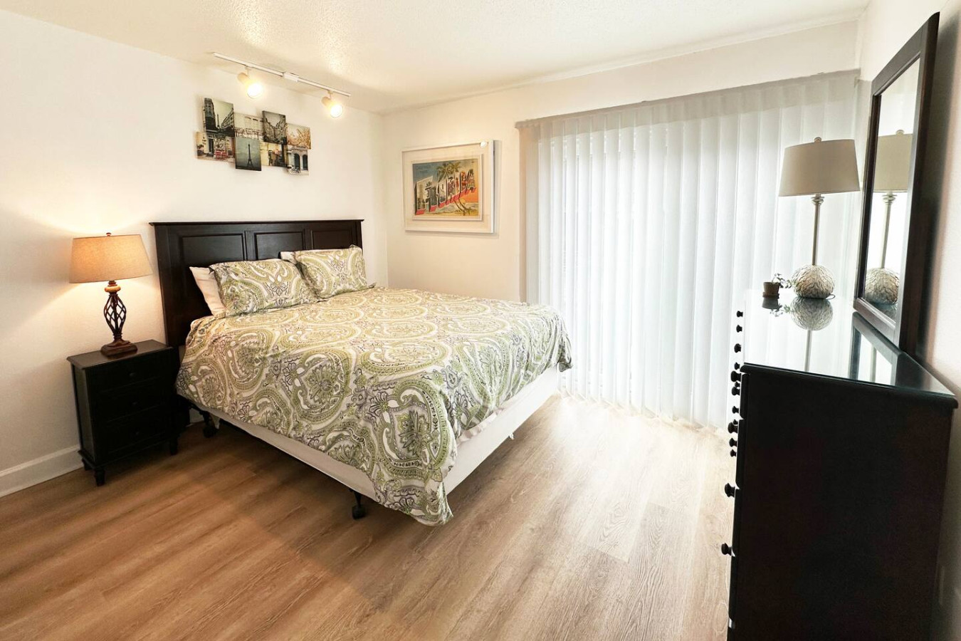 1 Bedroom Condo: Walk To Shands / Uf / Va- Pool! - ゲインズビル, FL