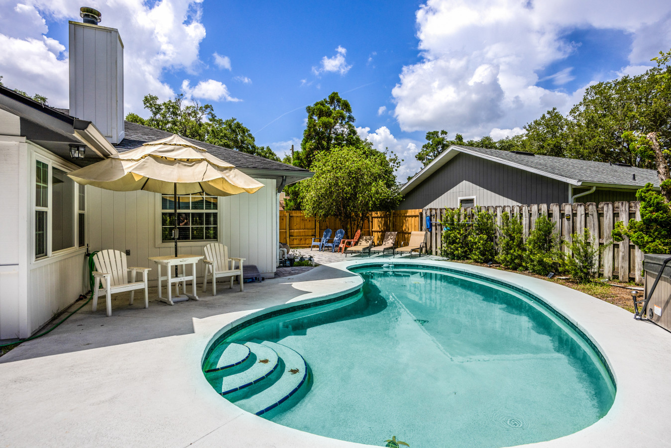 Stylish 3br Pool Home+ Outdoor Tvs - Gainesville, FL