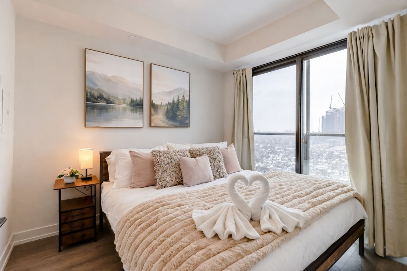 The Luxe | King Bed | 2b+2b | Cn Tower Views | Gym - Toronto