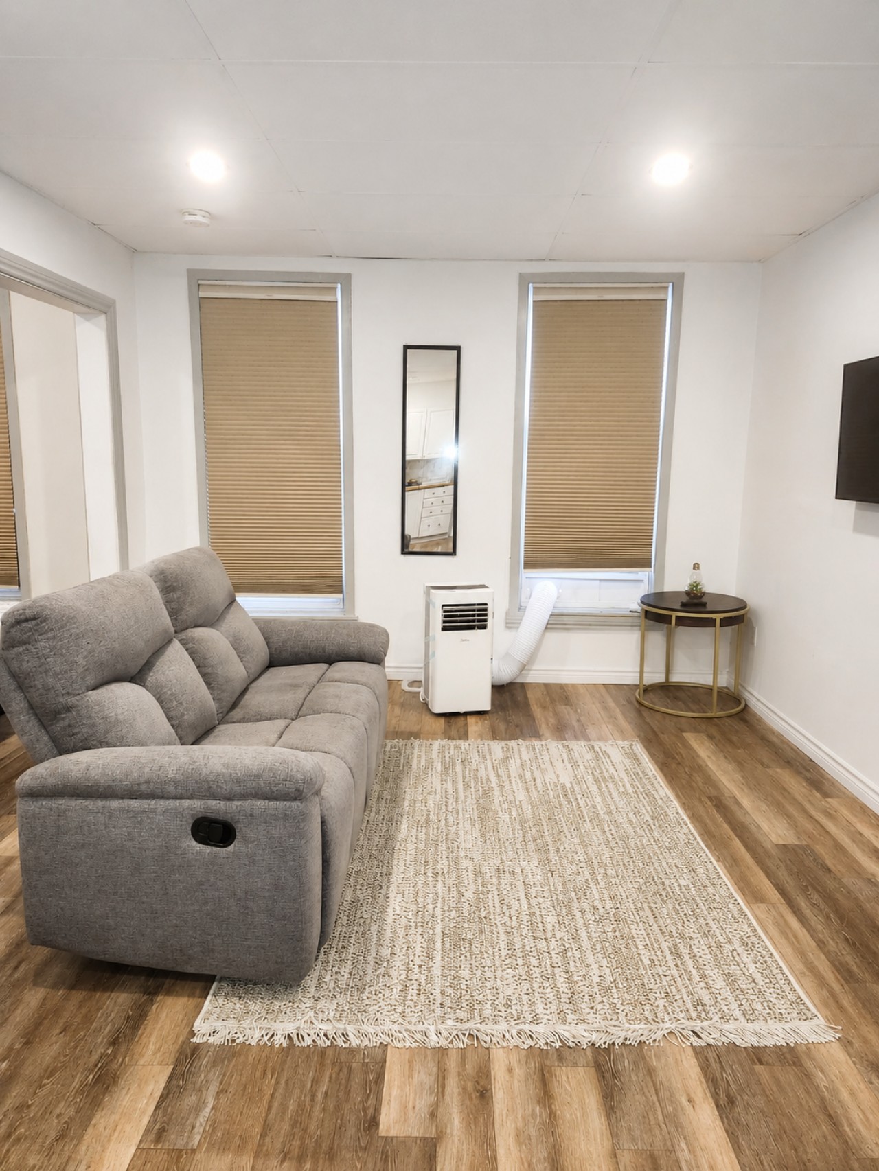 The Napanee Studio| Modern Stay In Dundas - Napanee